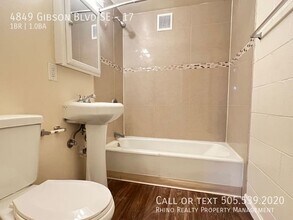 4849 Gibson Blvd SE in Albuquerque, NM - Foto de edificio - Building Photo