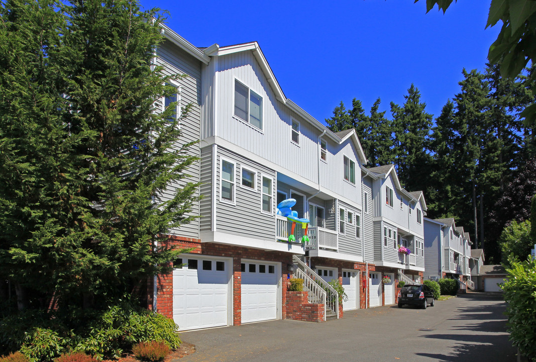 Fairway Townhomes in Everett, WA - Building Photo