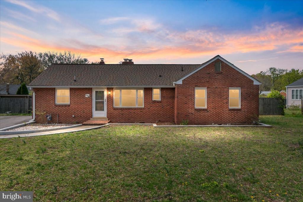 6008 Brookland Rd in Alexandria, VA - Building Photo