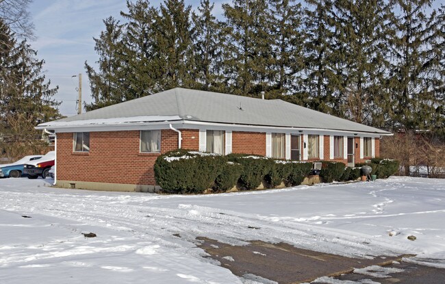 301 Pine Ridge Rd in Dayton, OH - Building Photo - Building Photo