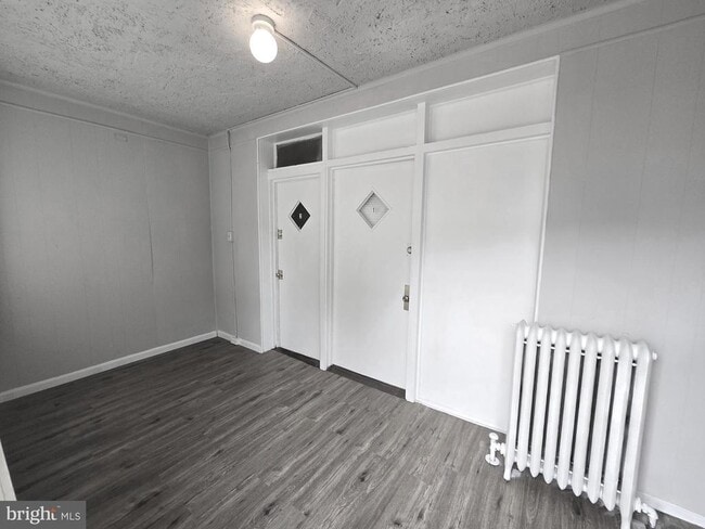 property at 259 W Ruscomb St