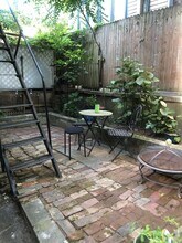 323 S 46th St, Unit 3F in Philadelphia, PA - Building Photo - Building Photo
