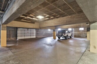 7512 Cromwell Dr in Clayton, MO - Building Photo - Building Photo