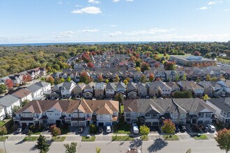 51 Beadle Dr in Ajax, ON - Building Photo - Building Photo