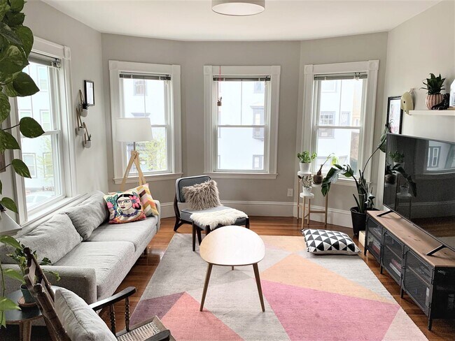 107 Oxford St in Cambridge, MA - Foto de edificio - Building Photo