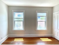 64 6th St, Unit 3 in Cambridge, MA - Building Photo - Building Photo