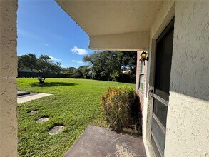 6031 Shaker Wood Cir in Tamarac, FL - Building Photo - Building Photo