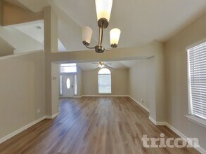 1106 Castleman Dr in Cedar Hill, TX - Building Photo - Building Photo