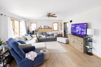 2109 Main St in Cedar Falls, IA - Building Photo - Building Photo