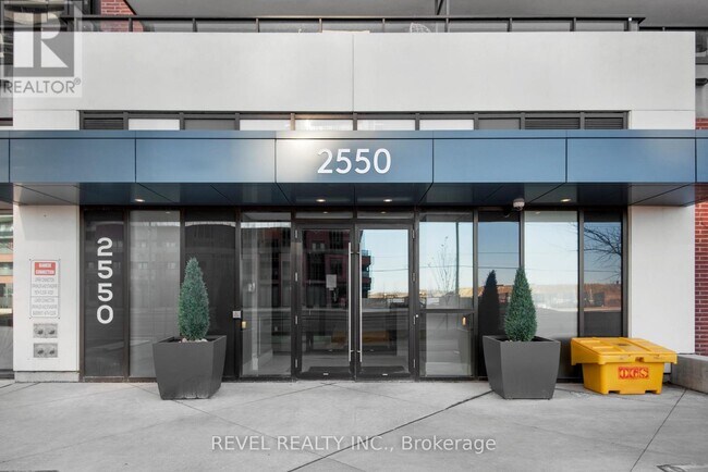 2550-2550 Simcoe St N in Oshawa, ON - Building Photo - Building Photo