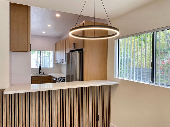 property at 2500 Abbot Kinney Blvd
