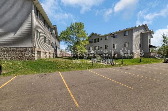 property at 133 Cedar Ct E