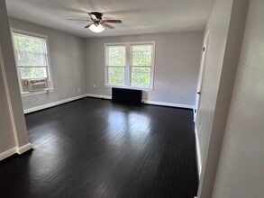 319 Parkland Pl SE, Unit #4 in Washington, DC - Building Photo - Building Photo