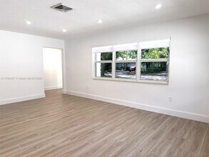 1561 Alcala Ave in Coral Gables, FL - Building Photo - Building Photo