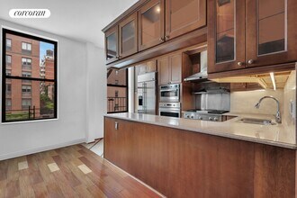 204 9th Ave in New York, NY - Building Photo - Building Photo