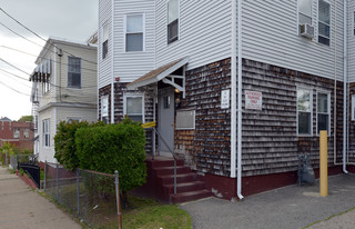 159 Hedley Ave in Central Falls, RI - Foto de edificio - Building Photo