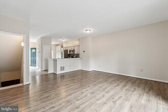 7191 Fairfield Ct in Alexandria, VA - Building Photo - Building Photo