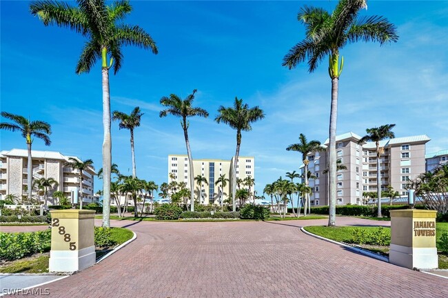 2885 Gulf Shore Blvd N in Naples, FL - Building Photo - Building Photo