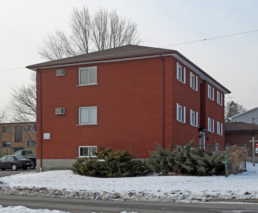 341 Adelaide Ave W in Oshawa, ON - Building Photo