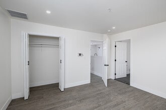 484 Main St in Middletown, CT - Foto de edificio - Interior Photo