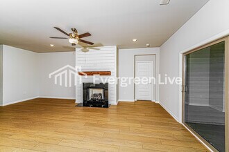 301 Pond Spg Dr in Huntsville, AL - Building Photo - Building Photo