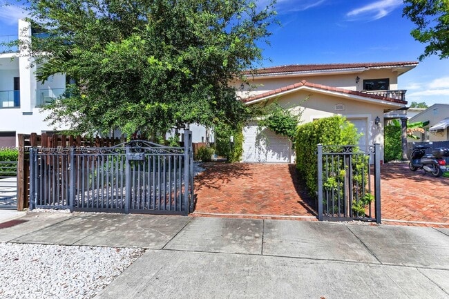 property at 3061 Ohio St