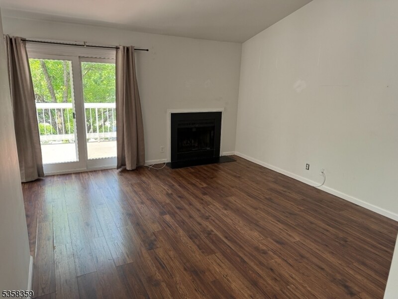 24 Sage Ct in Bedminster, NJ - Foto de edificio