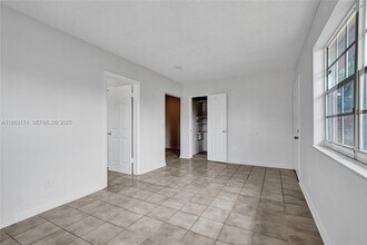 2525 Superior St in Opa Locka, FL - Building Photo - Building Photo