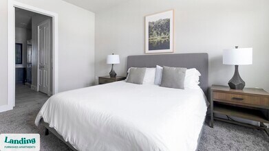 1215 Sawyer St, Unit 442 in Houston, TX - Foto de edificio - Building Photo