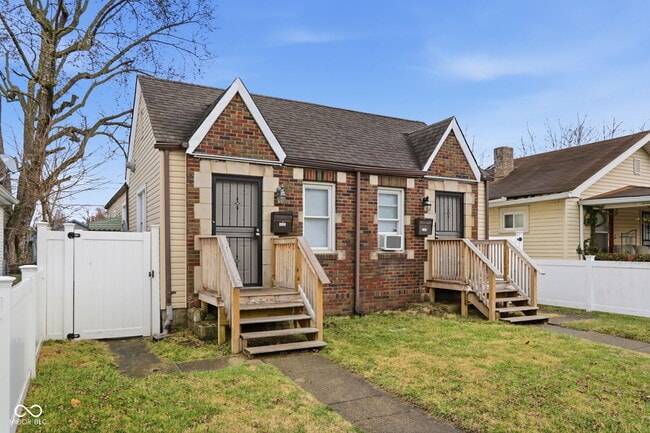 property at 1531 N Grant Ave