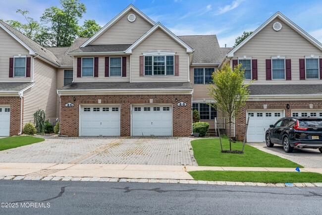 property at 44 Smock Ct