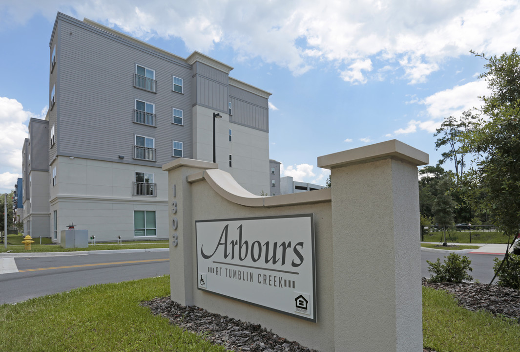 Arbours at Tumblin Creek - Active  55+ Adult Community in Gainesville, FL - Foto de edificio