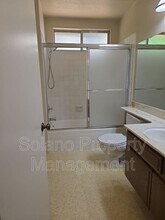 203 Catalpa Ln in Vacaville, CA - Building Photo - Building Photo