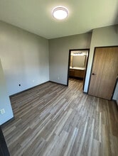 Milwaukee Manor Apartments in Lakefield, MN - Building Photo - Building Photo