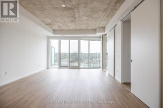 689-689 The Queensway in Toronto, ON - Building Photo - Building Photo
