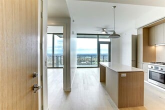 44 East Ave in Austin, TX - Foto de edificio - Building Photo