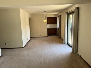 4225 104th N St, Unit 7 in Milwaukee, WI - Foto de edificio - Building Photo