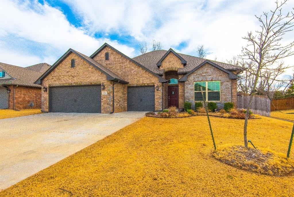 1316 Woodgrass Ct in Edmond, OK - Building Photo