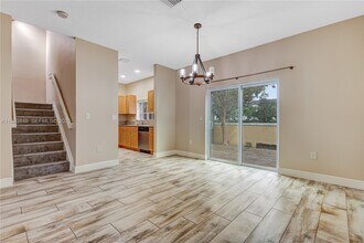 7627 E Stonecreek Cir in Hollywood, FL - Building Photo - Building Photo