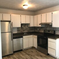 705 Bunker Hill Rd in Ashtabula, OH - Building Photo