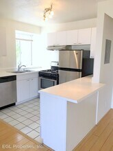 1733 Lucile Ave in Los Angeles, CA - Building Photo - Building Photo