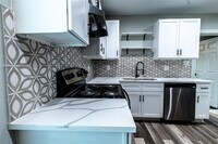 102 Marsden St photo'