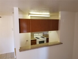 3681 Melonies Dr, Unit 32 in Las Vegas, NV - Foto de edificio - Building Photo