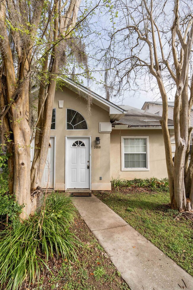 3460 Daylily Ln in Tallahassee, FL - Foto de edificio - Building Photo