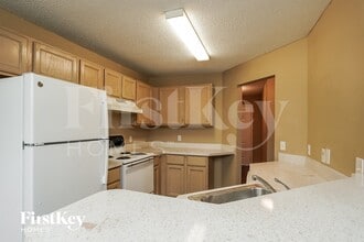 490 Clay St in La Belle, FL - Foto de edificio - Building Photo