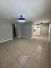 4833 Serafica Dr in Lake Worth Beach, FL - Building Photo - Building Photo