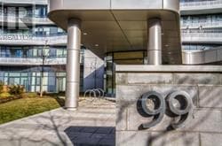 99 The Donway W in Toronto, ON - Building Photo - Building Photo
