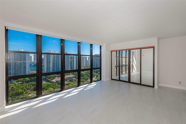 18181 NE 31st Ct, Unit 2506 in Aventura, FL - Building Photo - Building Photo