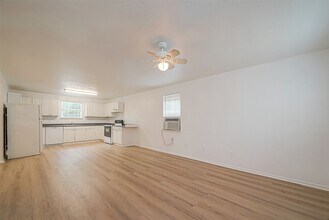 2051 Santa Rosa St-Unit -A in Houston, TX - Building Photo - Building Photo