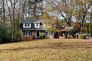 2779 Lanier Dr in Snellville, GA - Building Photo